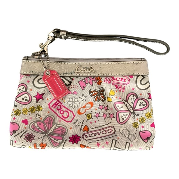 Coach Handbags - Vintage COACH Wristlet